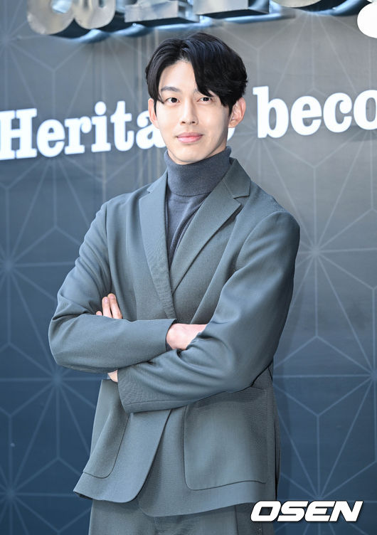 29일 오후 서울 성동구 한 카페에서 이탈리안 컨템포러리 남성복 브랜드 ‘알레그리’ 포토콜 행사 행사가 열렸다.배우 최정원이 포즈를 취하고 있다. 2022.09.29 /cej@osen.co.kr