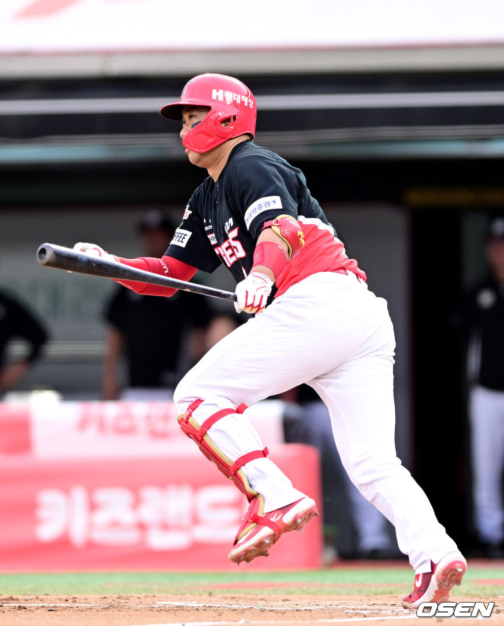 7일 오후 경기도 수원 KT위즈파크에서 ‘2023 신한은행 SOL KBO리그’ KT 위즈와 KIA 타이거즈의 경기가 열렸다.2회초 2사 1, 2루 상황 KIA 김태군이 선제 1타점 적시타를 날리고 있다. 2023.07.07 / dreamer@osen.co.kr