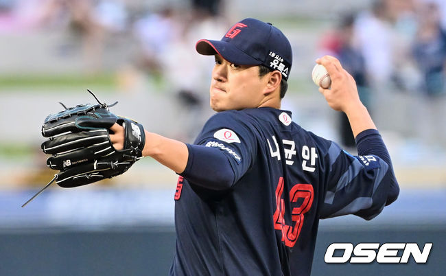 롯데 자이언츠 선발투수 나균안이 역투하고 있다. 2023.07.12 / foto0307@osen.co.kr