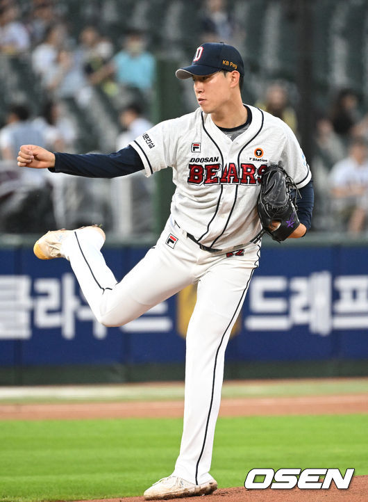 14일 오후 부산 사직야구장에서 2023 신한은행 SOL KBO 퓨처스 올스타전이 열렸다.1회초 무사에서 북부리그 올스타 선발투수 김유성이 역투하고 있다. 2023.07.14 /sunday@osen.co.kr