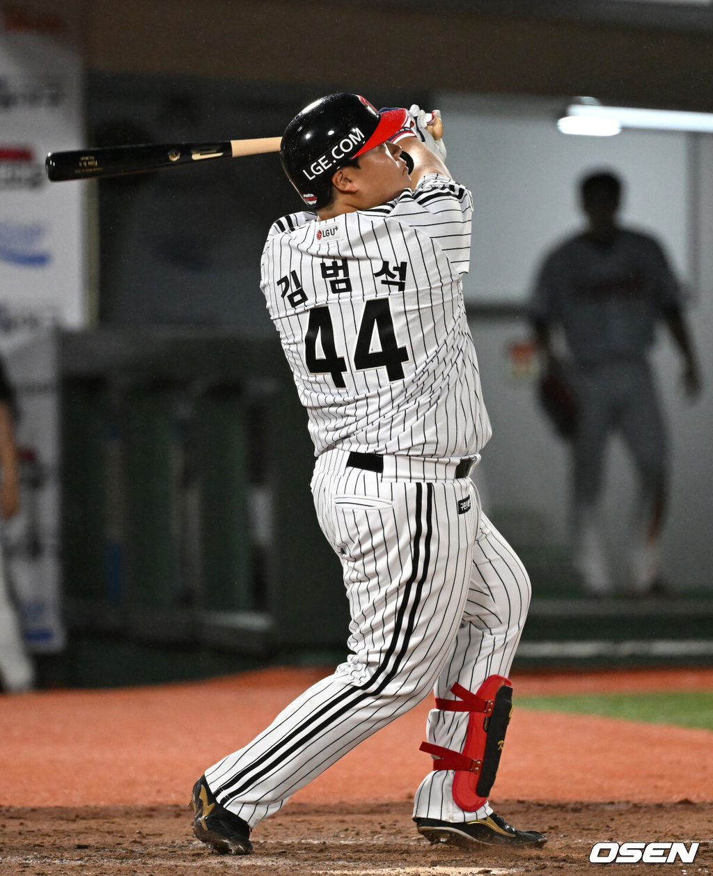 14일 오후 부산 사직야구장에서 2023 신한은행 SOL KBO 퓨처스 올스타전이 열렸다.5말 2사 1,2루에서 북부리그 올스타 김범석이 좌중월 스리런 홈런을 치고 있다. 2023.07.14 /sunday@osen.co.kr