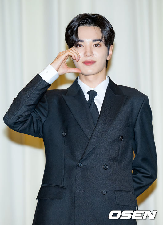 31일 서울 서초구 더 리버사이드호텔에서 인피니트 일곱 번째 미니 앨범 '비긴(13egin)'기자간담회가 열렸다.<br /><br />그룹 인피니트 이성종이 단상 위에서 포즈를 취하고 있다. 2023.07.31 / rumi@osen.co.kr