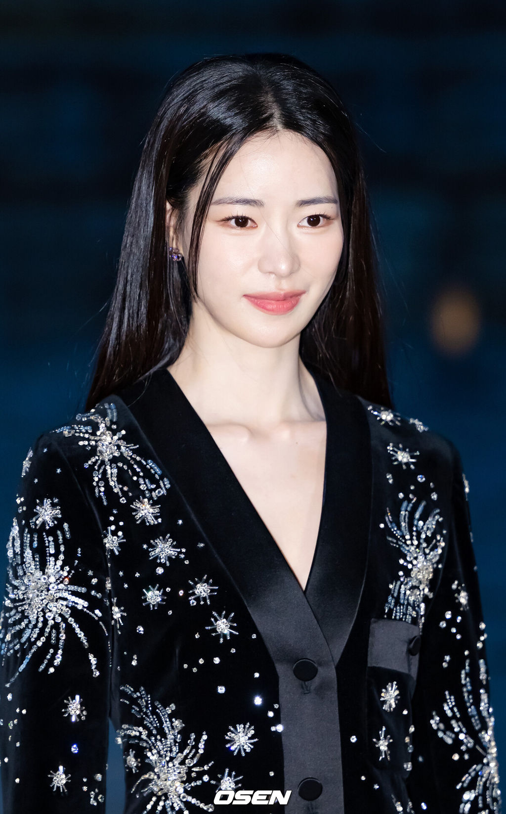16일 오후 서울 종로구 경복궁 근정전 입구에서 구찌 2024 크루즈 패션쇼 포토콜 행사가 열렸다.배우 임지연이 입장하며 포즈를 취하고 있다. 2023.05.16 /rumi@osen.co.kr