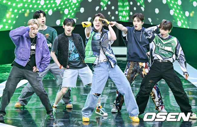 그룹 블리처스가 멋진 무대를 펼치고 있다. 2023.05.09 / soul1014@osen.co.kr