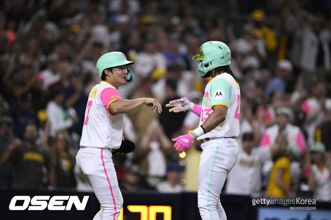 [사진] 샌디에이고 파드리스 김하성, 페르난도 타티스 주니어. ⓒGettyimages(무단전재 및 재배포 금지)