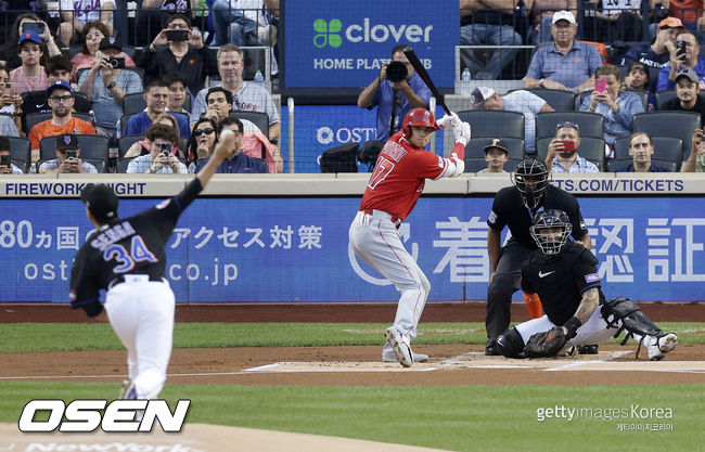 [사진] 센가 코다이-오타니 쇼헤이 투타 맞대결 ⓒGettyimages(무단전재 및 재배포 금지)