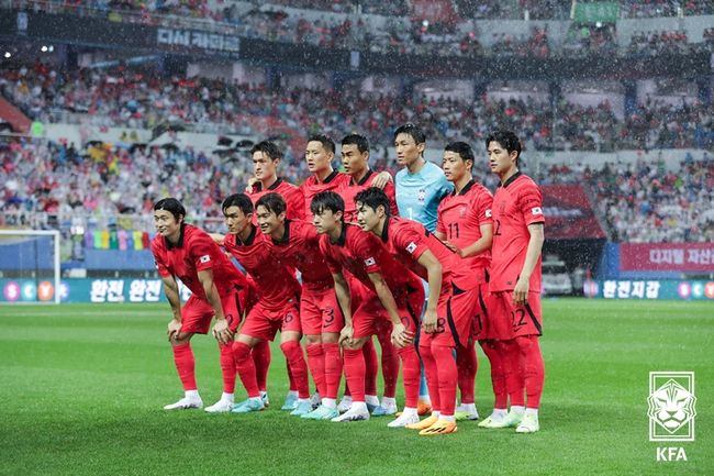 대전월드컵경기장/ 하나은행 초청 축구 국가대표팀 친선경기/ 남자A대표팀/ 한국 vs 엘살바도르/ 한국 단체/ 선발 출장/ 베스트 일레븐/ 박용우, 정승현, 박지수, 김승규, 황희찬, 설영우, 조규성, 황인범, 김진수, 이재성, 이강인/ 기념 사진/ 사진 정재훈