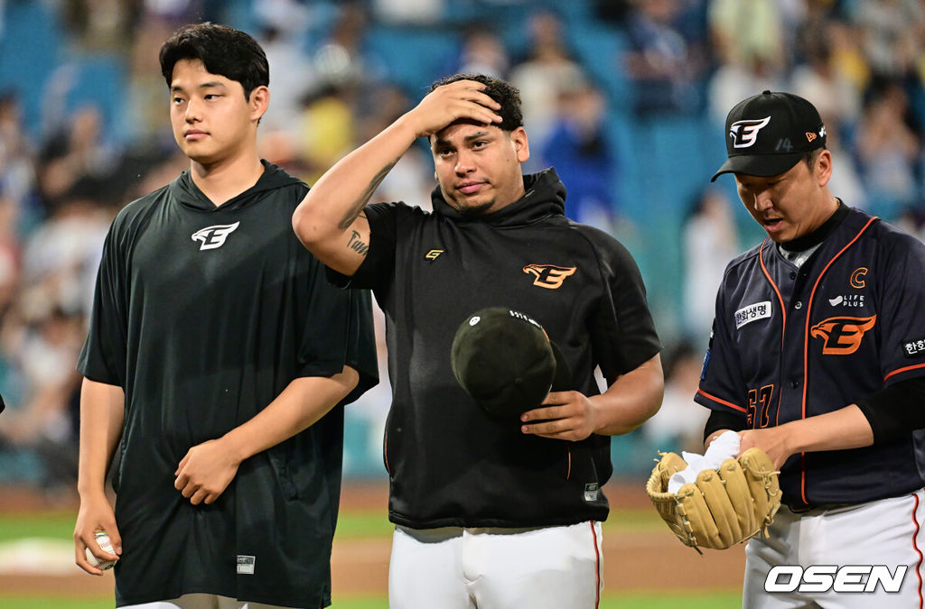 한화 문동주, 리카르도 산체스, 정우람(왼쪽부터). 2023.07.01 / foto0307@osen.co.kr