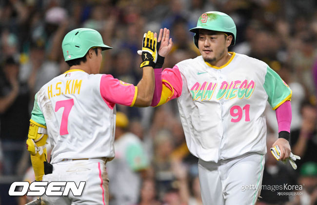 [사진] 샌디에이고 파드리스 최지만(오른쪽), 김하성. ⓒGettyimages(무단전재 및 재배포 금지)