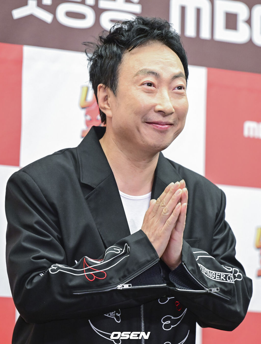 14일 오후 서울 상암동 스탠포드호텔에서 MBC에브리원∙라이프타임 새 예능 ‘나는 지금 화가 나있어’ 제작발표회가 열렸다.예능 ‘나는 지금 화가 나있어’(약칭 나화나)는 대한민국 ‘화’ 전문 MC들이 ‘화(火)’제의 게스트를 초대해 그들의 화 유발 비밀 토크를 듣고 화풀이 노하우를 대방출하는 ‘대국민 화Free(프리) 쇼’다. 이경규, 박명수, 권율, 덱스가 시청자들의 꽉 막힌 ‘화’를 대리 분출하며 통쾌한 사이다를 선사할 예정이다.방송인 박명수가 제작발표회에 참석해 포토타임을 하고 있다. 2023.08.14 / dreamer@osen.co.kr