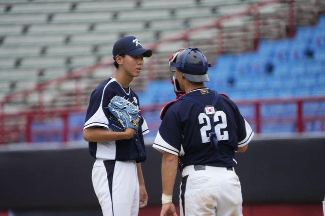 U-18 야구대표팀 황준서, 이율예. /WBSC 홈페이지