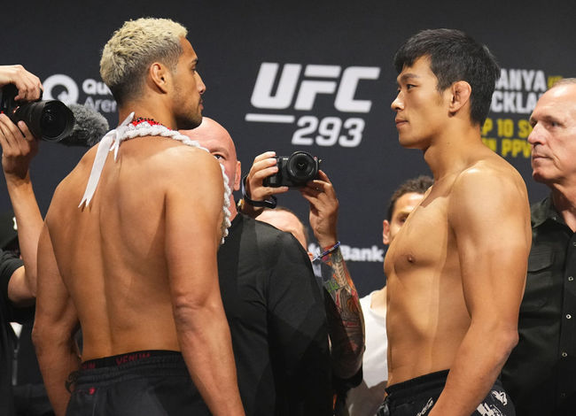 [사진] 카를로스 울버그와 정다운 / UFC 제공.