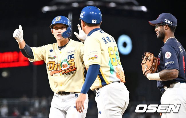 NC 다이노스 서호철이 6회말 1사 만루 역전 2타점 적시타를 치고 세리머니를 하고 있다. 2023.09.09 / foto0307@osen.co.kr