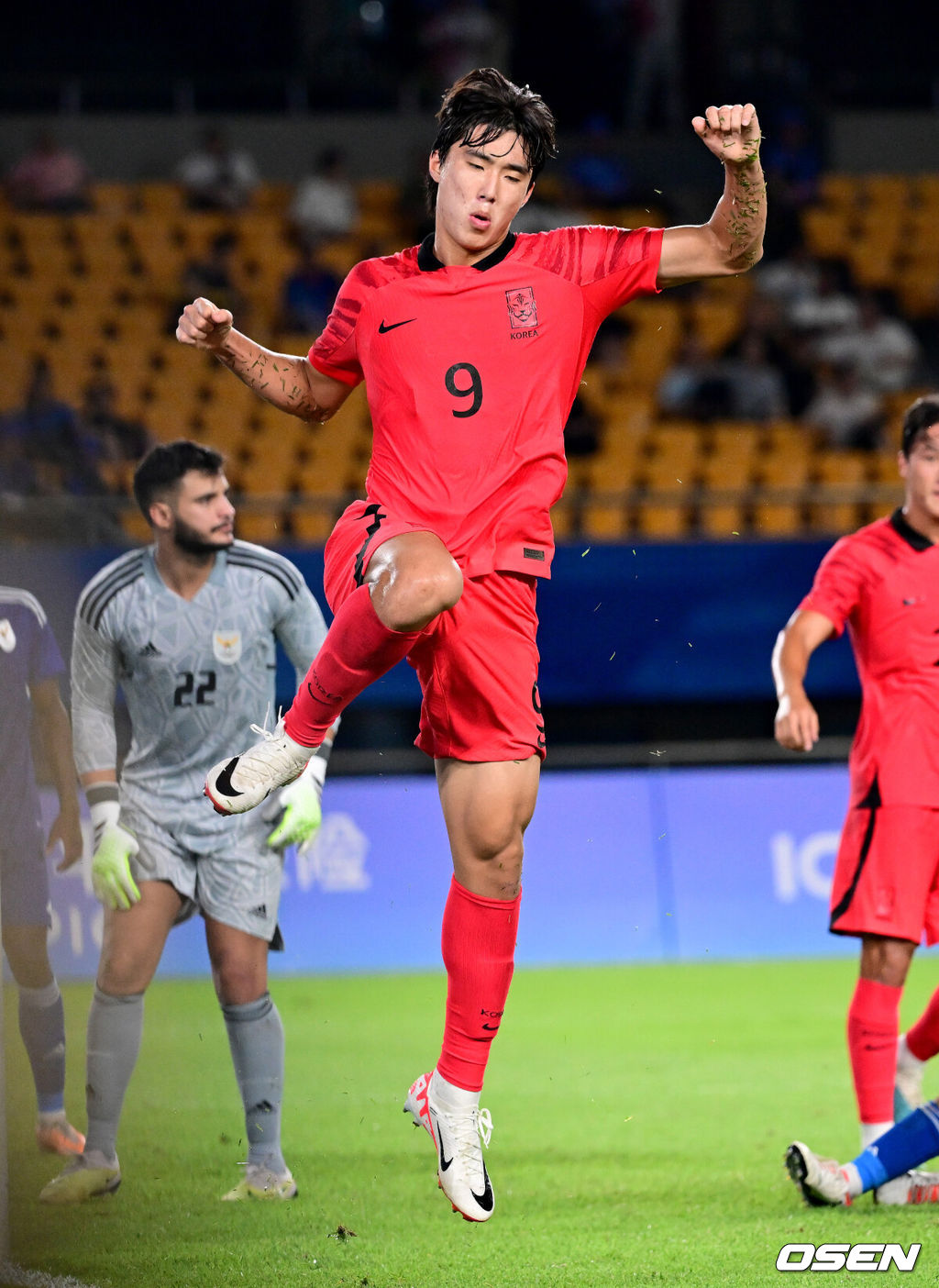 19일 오후 중국 진화 스타디움에서 '제19회 항저우아시아게임' 남자축구 조별리그 E조 1차전 쿠웨이트와 대한민국의 예선 첫 경기가 열렸다.후반 한국 박재용이 팀 여덟번째 골을 작렬시킨 뒤 기뻐하고 있다. 2023.09.19 / dreamer@osen.co.kr