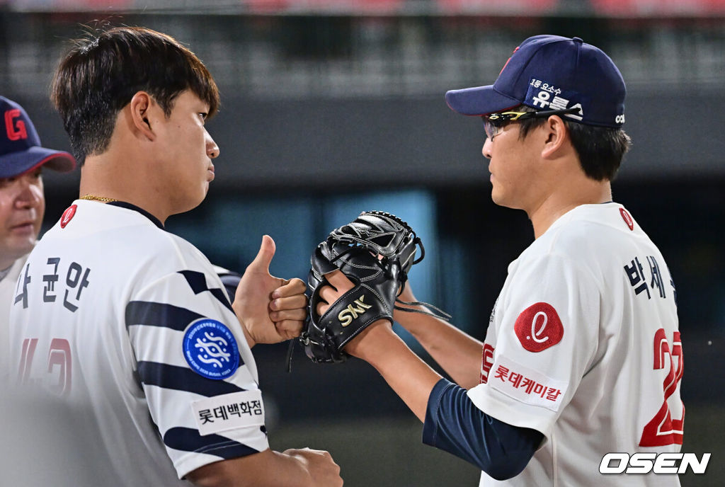 롯데 나균안, 박세웅. 2023.05.25 / foto0307@osen.co.kr