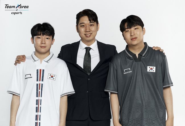 왼쪽부터 박기영, 신보석 감독, 곽준혁/ KeSPA 제공.