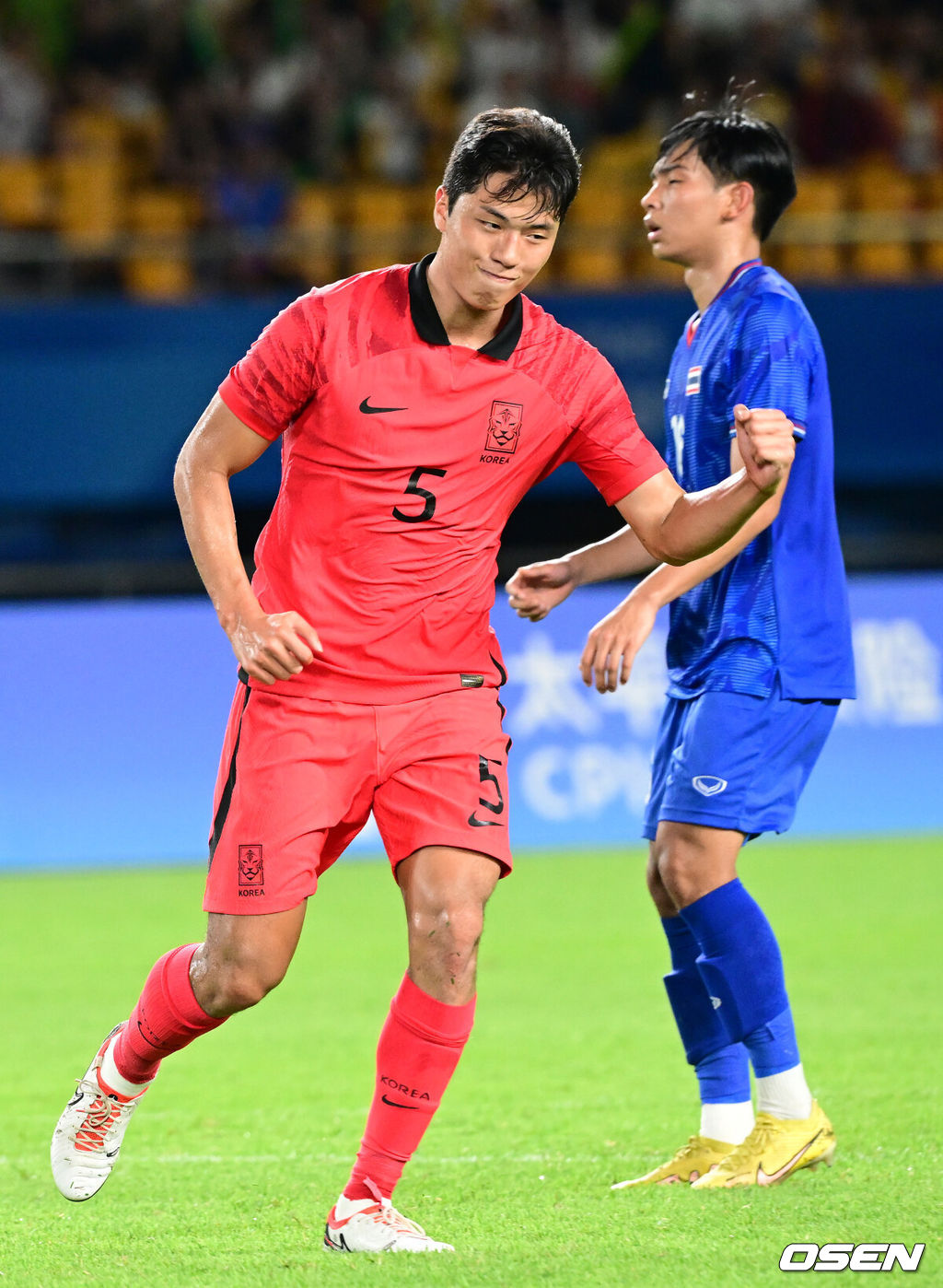 21일 오후 중국 진화 스타디움에서 '제19회 항저우아시아게임' 남자축구 조별리그 E조 2차전 대한민국과 태국의 경기가 열렸다.전반 한국 이재익이 팀 네번째 골을 작렬시킨 뒤 기뻐하고 있다. 2023.09.21 / dreamer@osen.co.kr