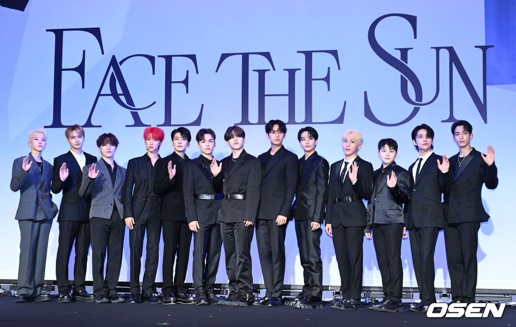 27일 서울 영등포구 콘래드 서울 그랜드볼룸에서 세븐틴 규 4집 '페이스 더 선(Face the Sun)' 발매 기념 글로벌 기자간담회가 열렸다.그룹 세븐틴이 포토타임을 가지고 있다. 2022.05.27 /sunday@osen.co.kr