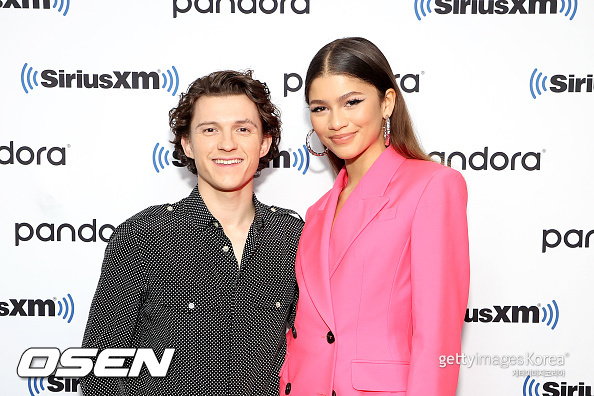 NEW YORK, NEW YORK - DECEMBER 10: Tom Holland and Zendaya attend SiriusXM's Town Hall with the cast of Spider-Man: No Way Home on December 10, 2021 in New York City. (Photo by Cindy Ord/Getty Images for SiriusXM)