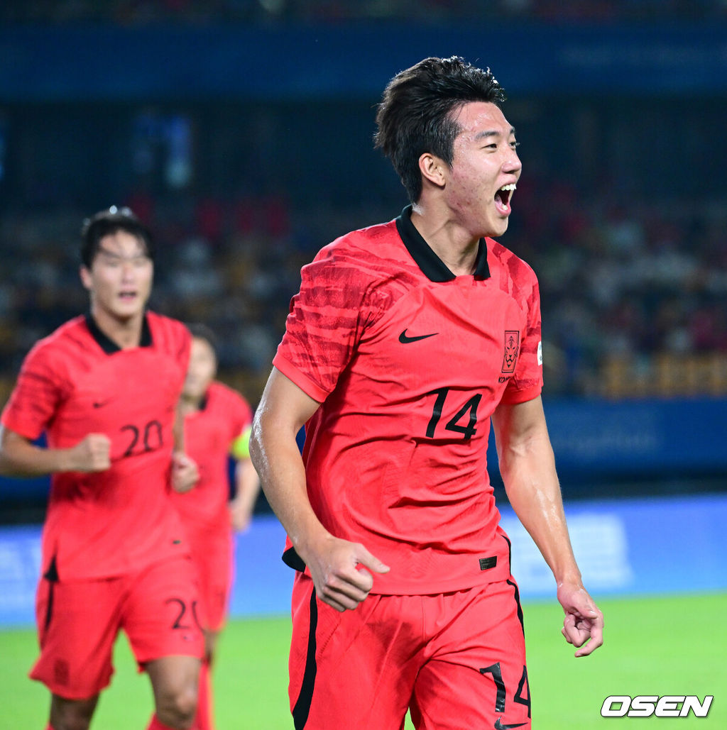 24일 오후(한국시간) 중국 진화 스타디움에서 '제19회 항저우아시아게임' 남자축구 조별리그 E조 3차전 대한민국과 바레인의 경기가 열렸다후반 한국 이한범이 선제골을 작렬시킨 뒤 기뻐하고 있다. 2023.09.24 / dreamer@osen.co.kr