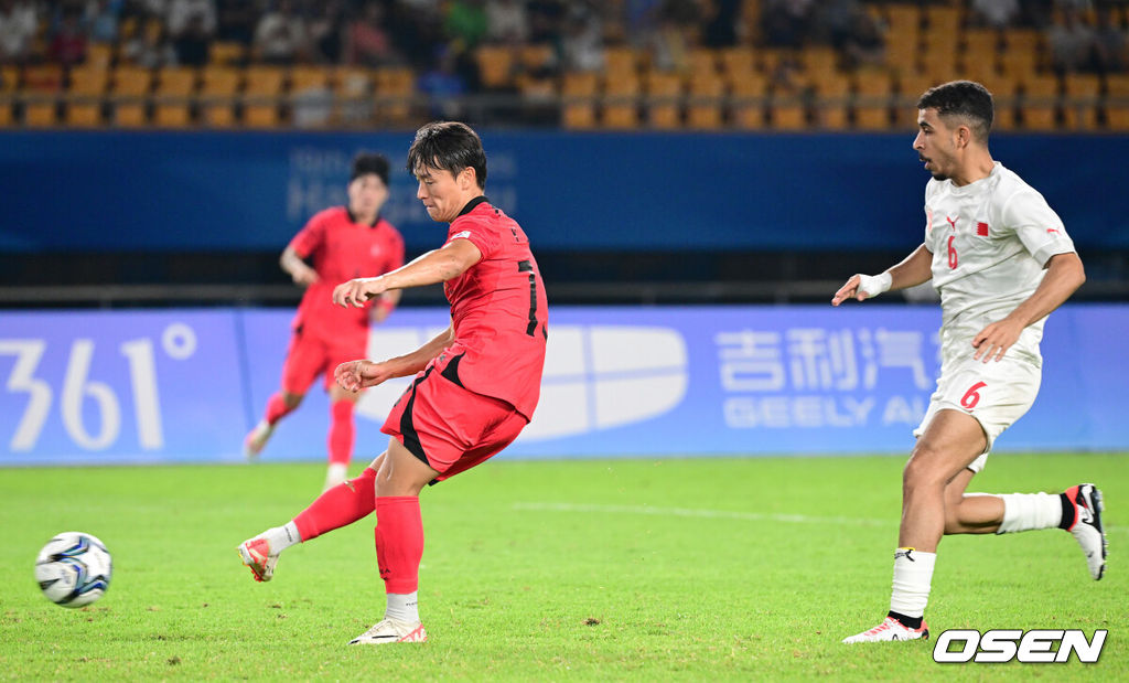 24일 오후(한국시간) 중국 진화 스타디움에서 '제19회 항저우아시아게임' 남자축구 조별리그 E조 3차전 대한민국과 바레인의 경기가 열렸다.후반 한국 고영준이 팀 세번째 골을 작렬시키고 있다. 2023.09.24 / dreamer@osen.co.kr