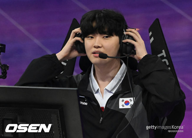 LPL 리그 일정을 앞당겨 안방에서 심혈을 기울여 대회를 준비했던 중국을 포함해 최후의 맞수로 나선 대만까지 대한민국의 적수가 되지 못했다. e스포츠 발원지 대한민국이 전세계 e스포츠 팬들의 이목이 집중됐던 항저우 아시안게임 리그 오브 레전드에서 정상에 등극하며 고대하던 금메달을 목에 걸었다. 우승이 확정된 순간 한국 대표팀 쵸비(정지훈)이 기뻐하고 있다 . 2023.09.29 / ksl0919@osen.co.kr