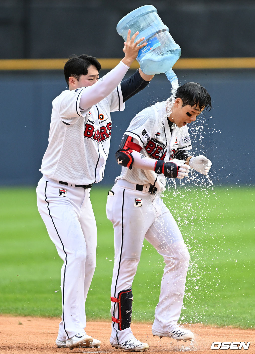 양석환 '좋은 일은 길게 축하해야죠'