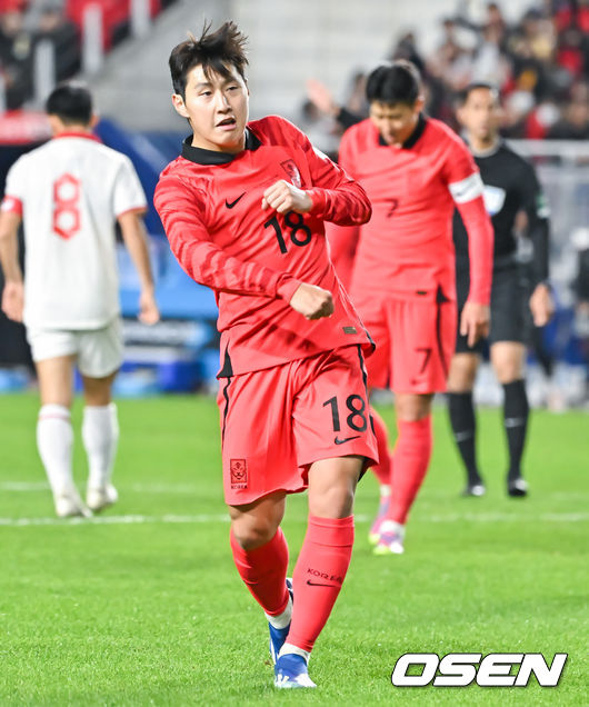 위르겐 클린스만 감독이 이끄는 축구 국가대표팀이 17일 오후 수원시 팔달구 수원월드컵경기장에서 베트남과 평가전을 진행했다.<br /><br />후반 이강인이 추가골을 넣고 기뻐하고 있다. 2023.10.17 / soul1014@osen.co.kr