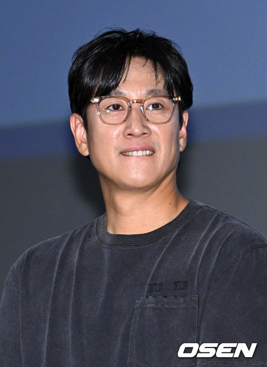 9일 오후 서울 CGV 용산아이파크몰에서 영화 ‘잠’ 무대인사가 진행됐다.배우 이선균이 무대인사를 하고 있다. 2023.09.09 /sunday@osen.co.kr