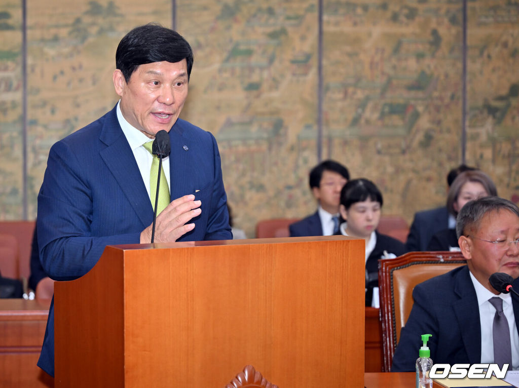 허구연 한국야구위원회 총재가 24일 오후 서울 국회 문화체육관광위원회 국정감사에서 참석했다.허구연 한국야구위원회(KBO)총재가 증인신분으로 참석해 유정주 의원의 질의에 답하고있다. 2023.10.24 / rumi@osen.co.kr