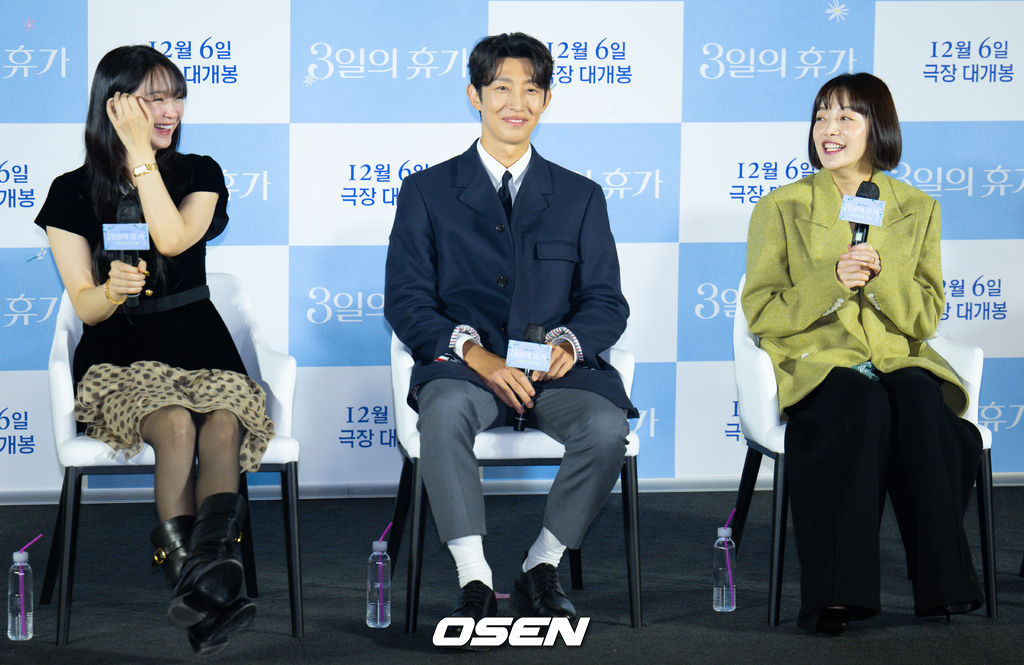 [OSEN=김성락 기자 13일 오후 서울 용산구 한강대로 CGV 용산아이파크몰에서 영화 ‘3일의 휴가’ 제작발표회가 열렸다. 배우 황보라가 취재진의 질문에 대답하고 있다. 2023.11.13 / ksl0919@osen.co.kr