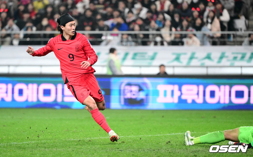 위르겐 클린스만 감독이 이끄는 대한민국 축구 대표팀과 싱가포르의 2026 북중미 월드컵 아시아 2차 예선 C조 1차전이 16일 서울 마포구 서울월드컵경기장에서 열렸다.전반 한국 조규성이 선제골을 넣고 있다. 2023.11.16 /cej@osen.co.kr