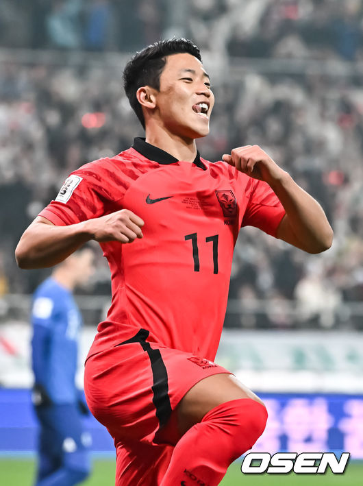 위르겐 클린스만 감독이 이끄는 대한민국 축구 대표팀과 싱가포르의 2026 북중미 월드컵 아시아 2차 예선 C조 1차전이 16일 서울 마포구 서울월드컵경기장에서 열렸다.후반 황희찬이 추가골을 넣고 기뻐하고 있다.  2023.11.16 / soul1014@osen.co.kr