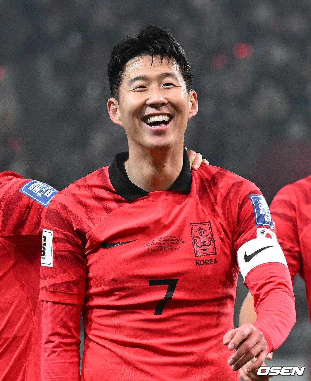 위르겐 클린스만 감독이 이끄는 대한민국 축구 대표팀과 싱가포르의 2026 북중미 월드컵 아시아 2차 예선 C조 1차전이 16일 서울 마포구 서울월드컵경기장에서 열렸다.후반 손흥민이 대한민국이 3-0으로 앞서가는 골을 넣은 뒤 기뻐하고 있다. 2023.11.16 /cej@osen.co.kr