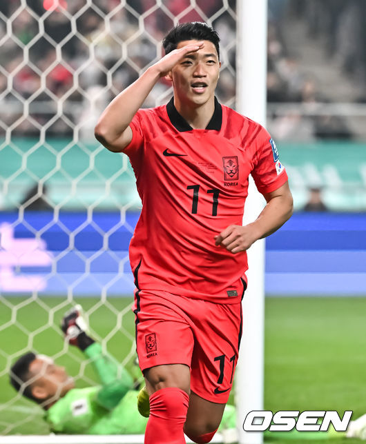 위르겐 클린스만 감독이 이끄는 대한민국 축구 대표팀과 싱가포르의 2026 북중미 월드컵 아시아 2차 예선 C조 1차전이 16일 서울 마포구 서울월드컵경기장에서 열렸다.후반 황희찬이 추가골을 넣고 기뻐하고 있다.  2023.11.16 / soul1014@osen.co.kr