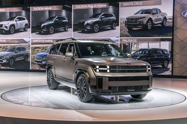 <2023 LA 오토쇼(2023 Los Angeles Auto Show)>에서 공개된 ‘디 올 뉴 싼타페’.