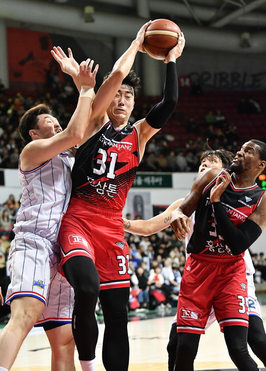 [사진]정효근 /KBL 제공