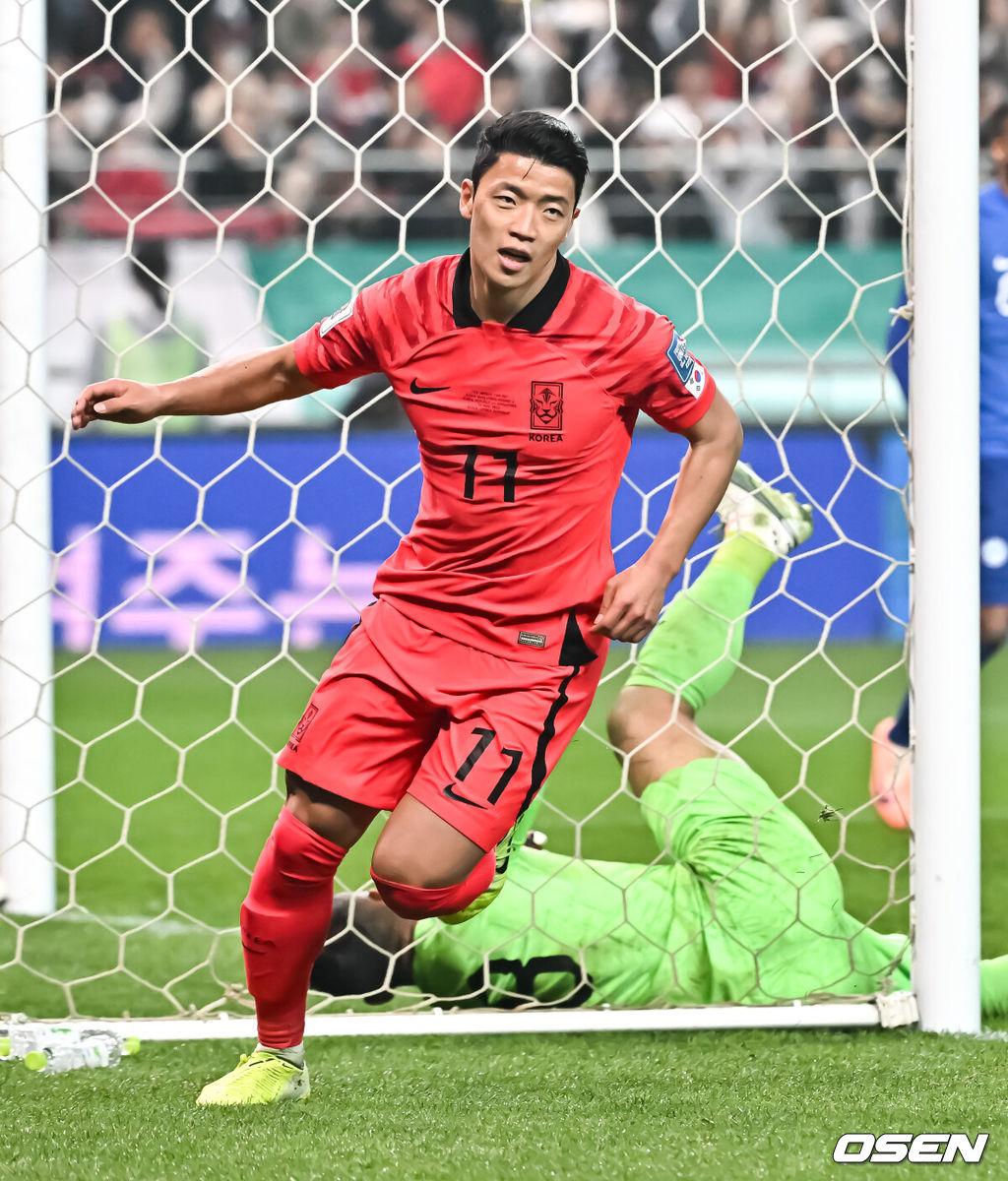 위르겐 클린스만 감독이 이끄는 대한민국 축구 대표팀과 싱가포르의 2026 북중미 월드컵 아시아 2차 예선 C조 1차전이 16일 서울 마포구 서울월드컵경기장에서 열렸다.후반 황희찬이 추가골을 넣고 기뻐하고 있다.  2023.11.16 / soul1014@osen.co.kr