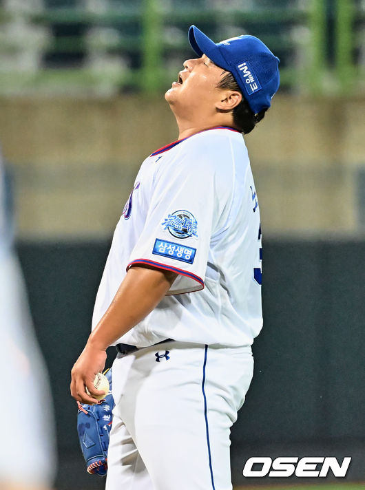 삼성 라이온즈 노건우가 7회초 두산 베어스 김재호에게 1타점 적시타를 맞고 아쉬워하고 있다. 2023.07.05 / foto0307@osen.co.kr