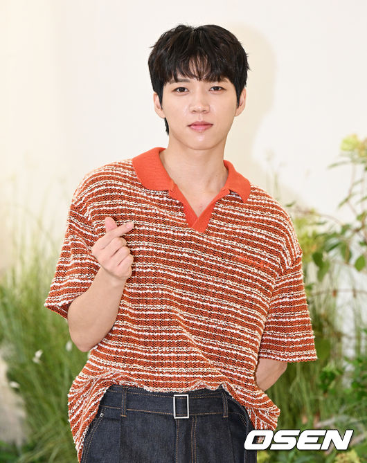 그룹 인피니트에서 솔로로 돌아온 남우현이 포토타임을 하고 있다. 2022.08.18 /jpnews@osen.co.kr