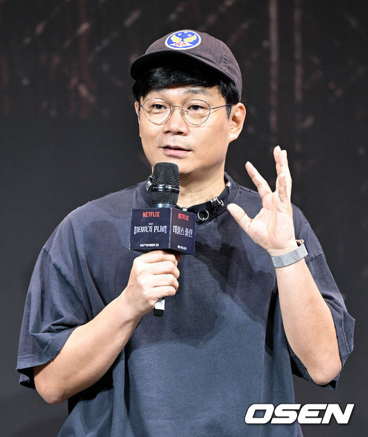 18일 서울 앰배서더 서울 중구 앰배서더 서울 풀만 호텔에서 넷플릭스 예능 ‘데블스 플랜’ 제작발표회가 열렸다.전종연 PD가 인터뷰를 하고 있다. 2023.09.18 /cej@osen.co.kr