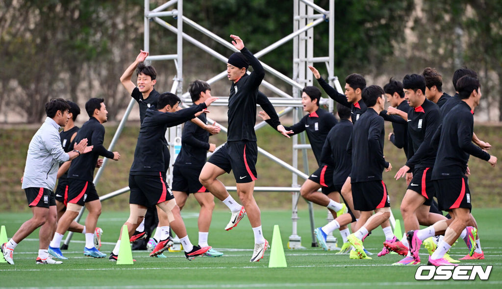 대한민국 축구대표팀이 29일(현지시간) 카타르 도하 알 에글라 트레이닝 센터에서 훈련을 가졌다.대표팀 선수들이 훈련을 하고 있다. 2024.01.29 / jpnews.osen.co.kr