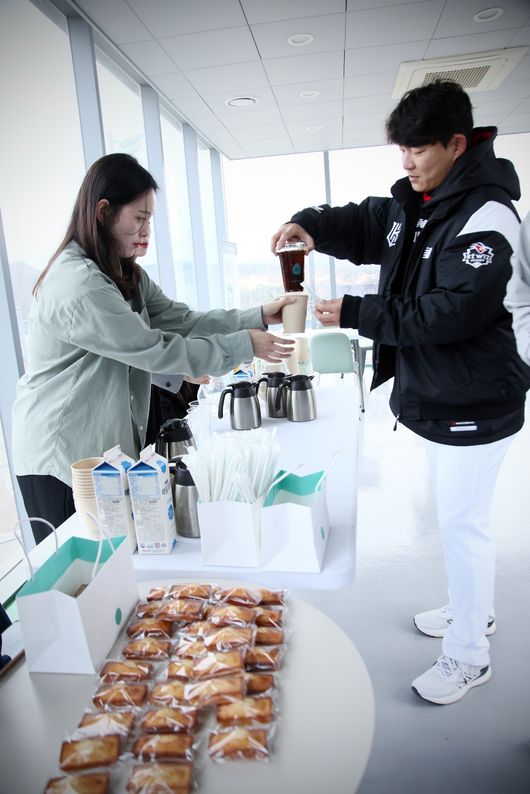 KT 위즈 제공