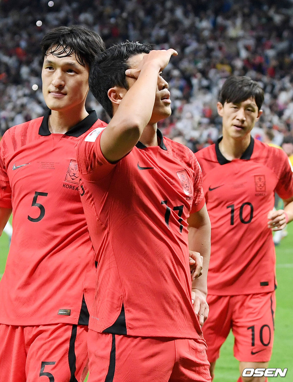 3일(한국시간) 카타르 알 와크라에 위치한 알 자누브 스타디움에서 2023 아시아축구연맹(AFC) 아시안컵 8강 대한민국과 호주의 경기가 열렸다.후반 추가시간에 황희찬이 페널티킥으로 동점골을 만든 뒤 환호하고 있다. 2024.02.03 / jpnews.osen.co.kr