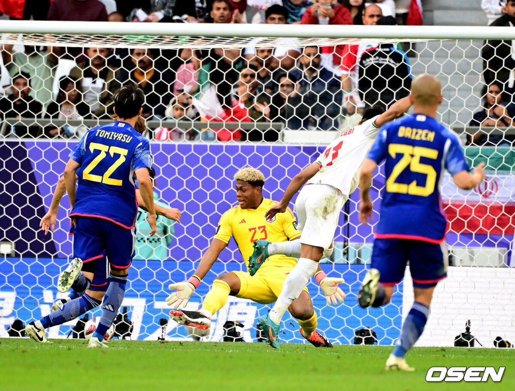 3일 오후(한국시간) 카타르 알 라이얀 에듀케이션 시티 스타디움에서 ‘2023 AFC 아시안컵 8강전’ 일본과 이란의 경기가 열렸다.후반 이란 모헤비가 동점골을 넣고 있다. 2024.02.03 / jpnews.osen.co.kr