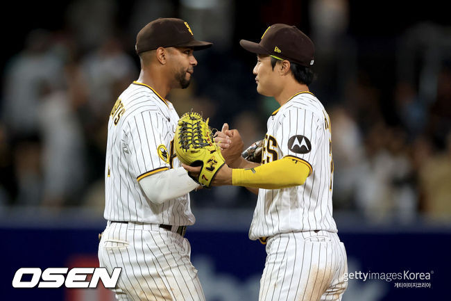 [사진] 샌디에이고 잰더 보가츠, 김하성. ⓒGettyimages(무단전재 및 재배포 금지)