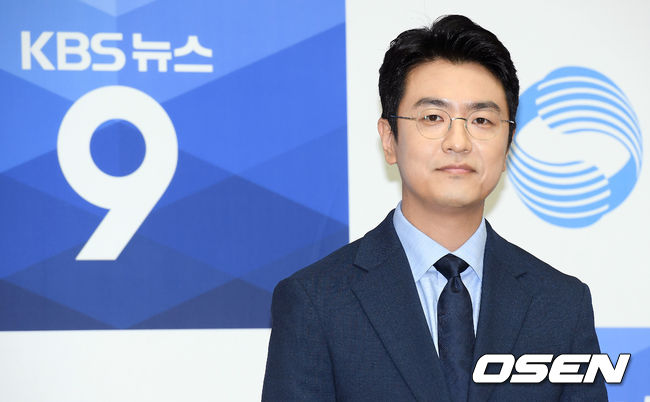 27일 오후 서울 영등포구 KBS 신관 5층 국제 회의실에서 KBS ‘뉴스9’ 새 앵커 기자간담회가 진행됐다.KBS 앵커 최동석이 포즈를 취하고 있다. /cej@osen.co.kr