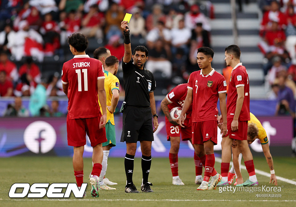 [사진] 하산 심판 / ⓒGettyimages(무단전재 및 재배포 금지)