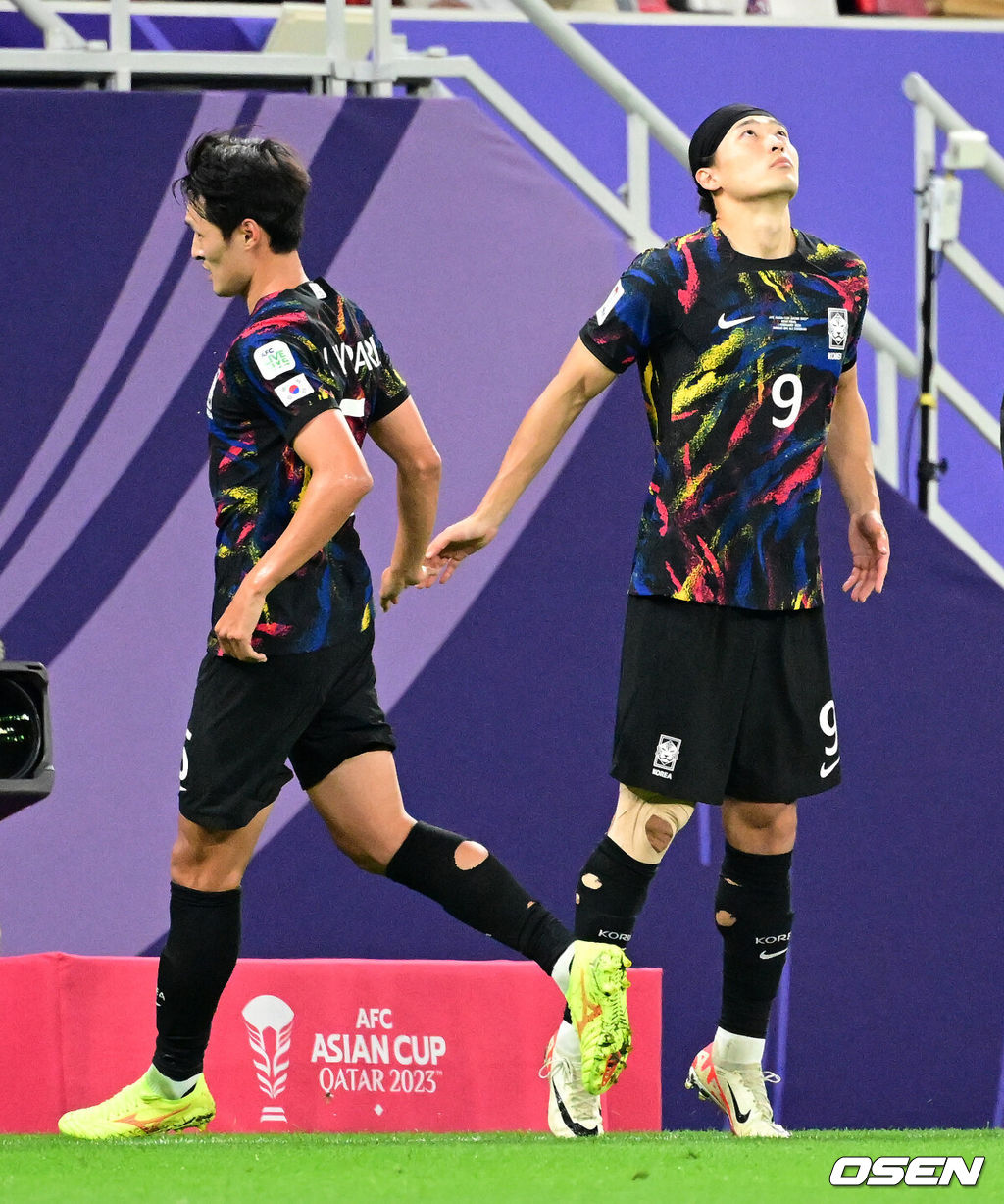 한국이 결승 진출에 실패했다.위르겐 클린스만 감독이 이끄는 대한민국 축구대표팀은 7일 0시(한국시간) 카타르 알라이얀 아흐마드 빈 알리 스타디움에서 요르단과 2023 아시아축구연맹(AFC) 카타르 아시안컵 4강전을 치러 0-2로 패했다. 결승 진출에 실패했다. 동시에 64년 만의 우승도 일궈내지 못했다.후반 한국 박용우가 조규성과 교체되고 있다. 2024.02.07 / jpnews.osen.co.kr