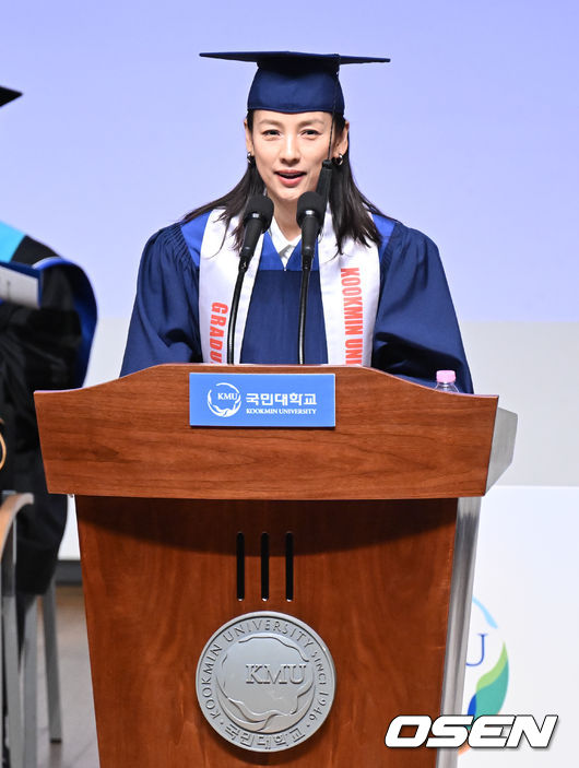 이효리는 국민대학교 예술대학 공연예술학부 연극영화전공 98학번이다. 그는 지난해 가을 국민대학교 축제에도 깜짝 방문해 화제를 모은 다 있다. 2024.02.14 /cej@osen.co.kr